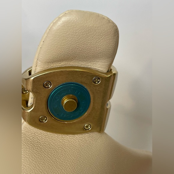 Coach Pillow Tabby 18 in Beige Leather crossbody 2 way bag with 2 straps EUC - Picture 9 of 16